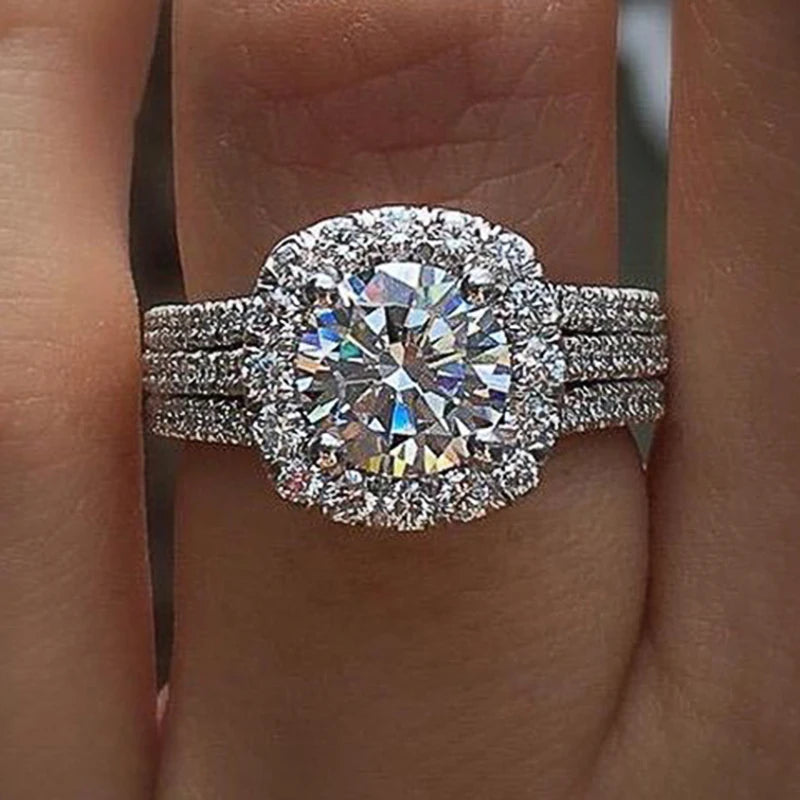 Huitan cubic zirconia ring for women. Luxury style for engagement or parties.