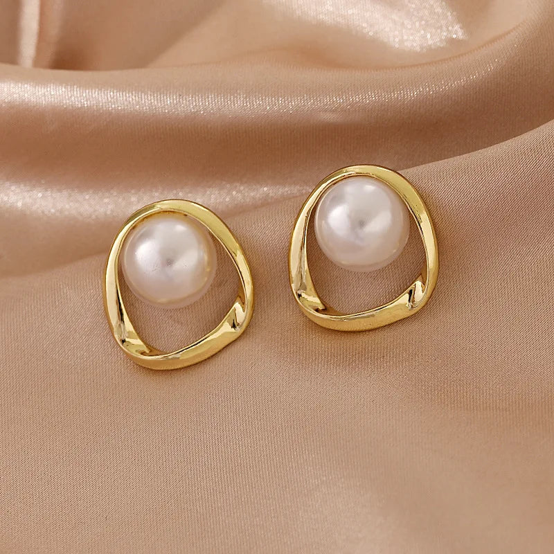 Gold Imitation Pearl Round Stud Earrings for Women
