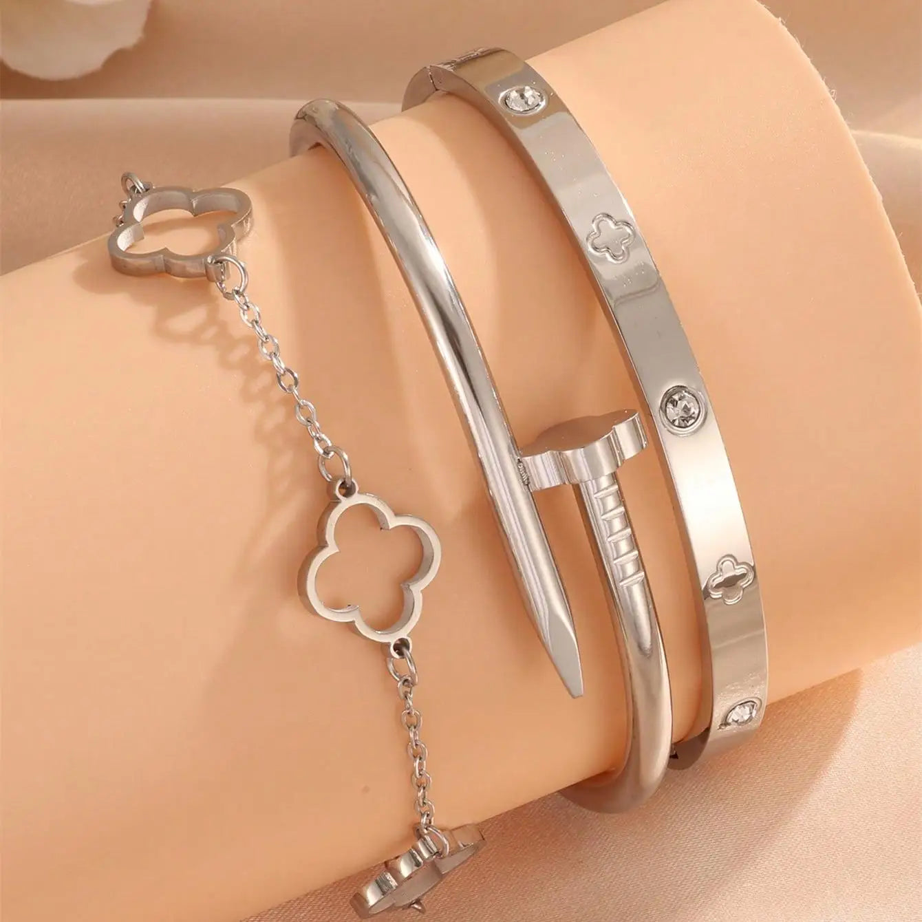 2PCS French Clover Bracelets Hot Selling Jewelry Gift