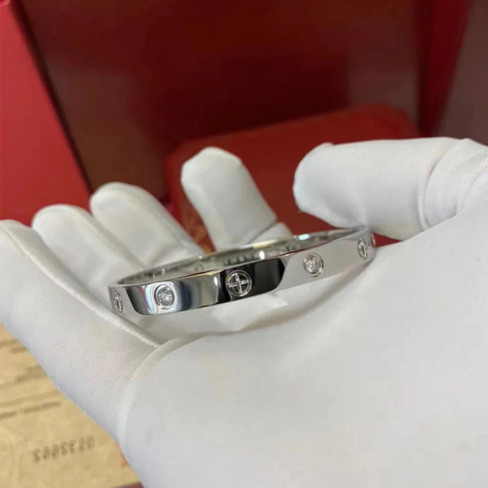 Gold Screw & Cross Bracelet Fashion Jewelry for Women.