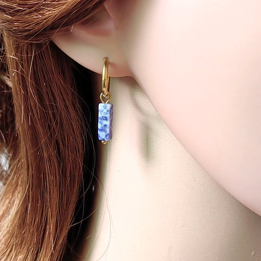 HUIDANG square hoop earrings with natural stones. Elegant design with a refined finish