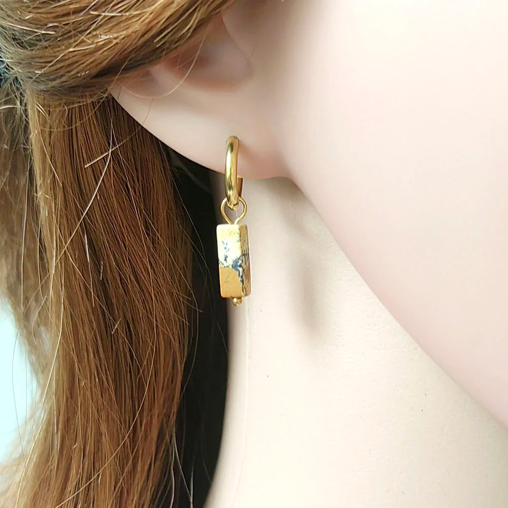 HUIDANG square hoop earrings with natural stones. Elegant design with a refined finish