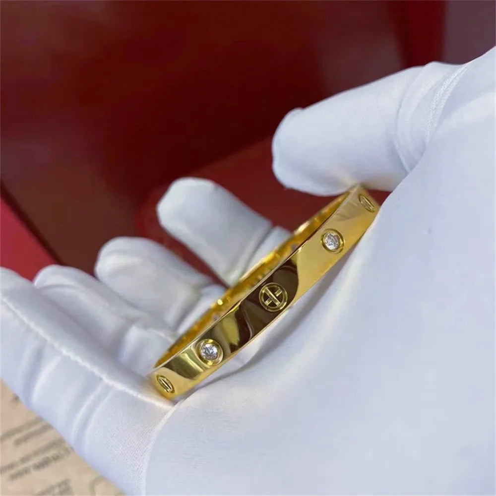 Gold Screw & Cross Bracelet Fashion Jewelry for Women.