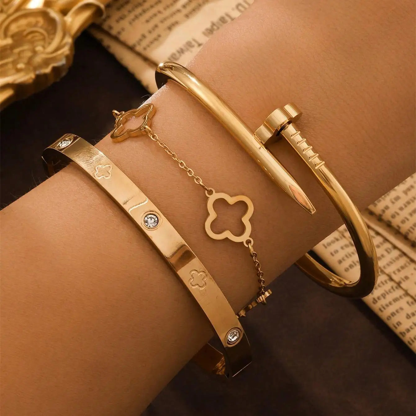 2PCS French Clover Bracelets Hot Selling Jewelry Gift