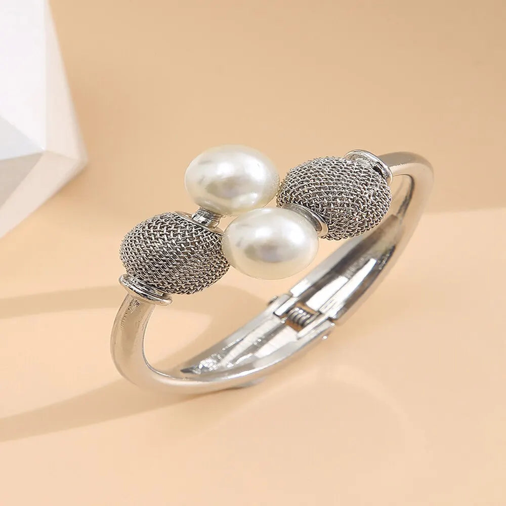 New Style Adjustable Pearl Bracelet Lady Jewelry